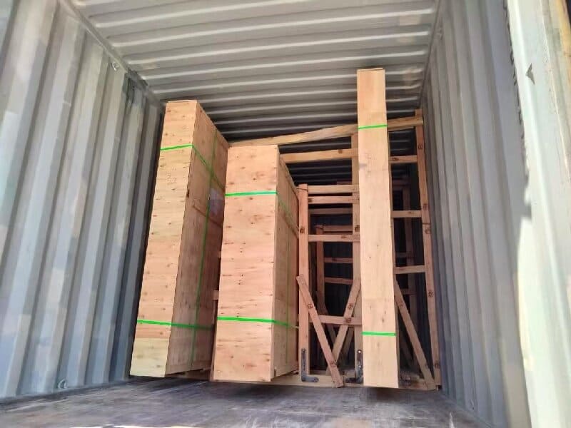 Container loading and lashing