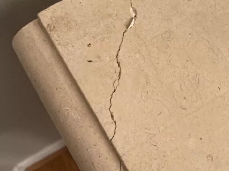 Damaged stone due to bad packing
